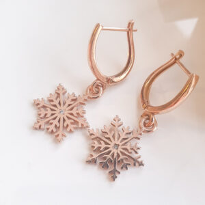 Kuldkorvarongad-lumehelvestega