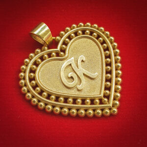 kuldripats süda nimetähega