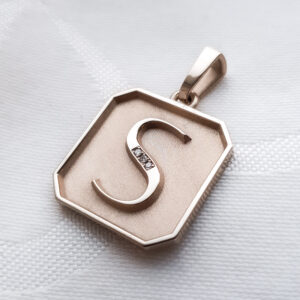 Kuldripats nimetähega