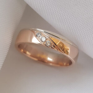 Abielusõrmused. Naiste abielusõrmus, kullast, teemantidega