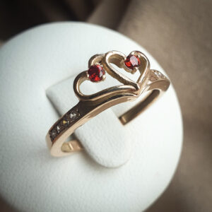 kuldsõrmus südamepaar