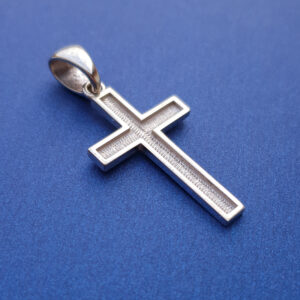 Valgest-kullast-ripats-rist